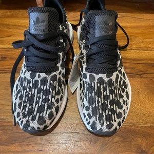 Adidas womens shoes, size 6.5 brand new